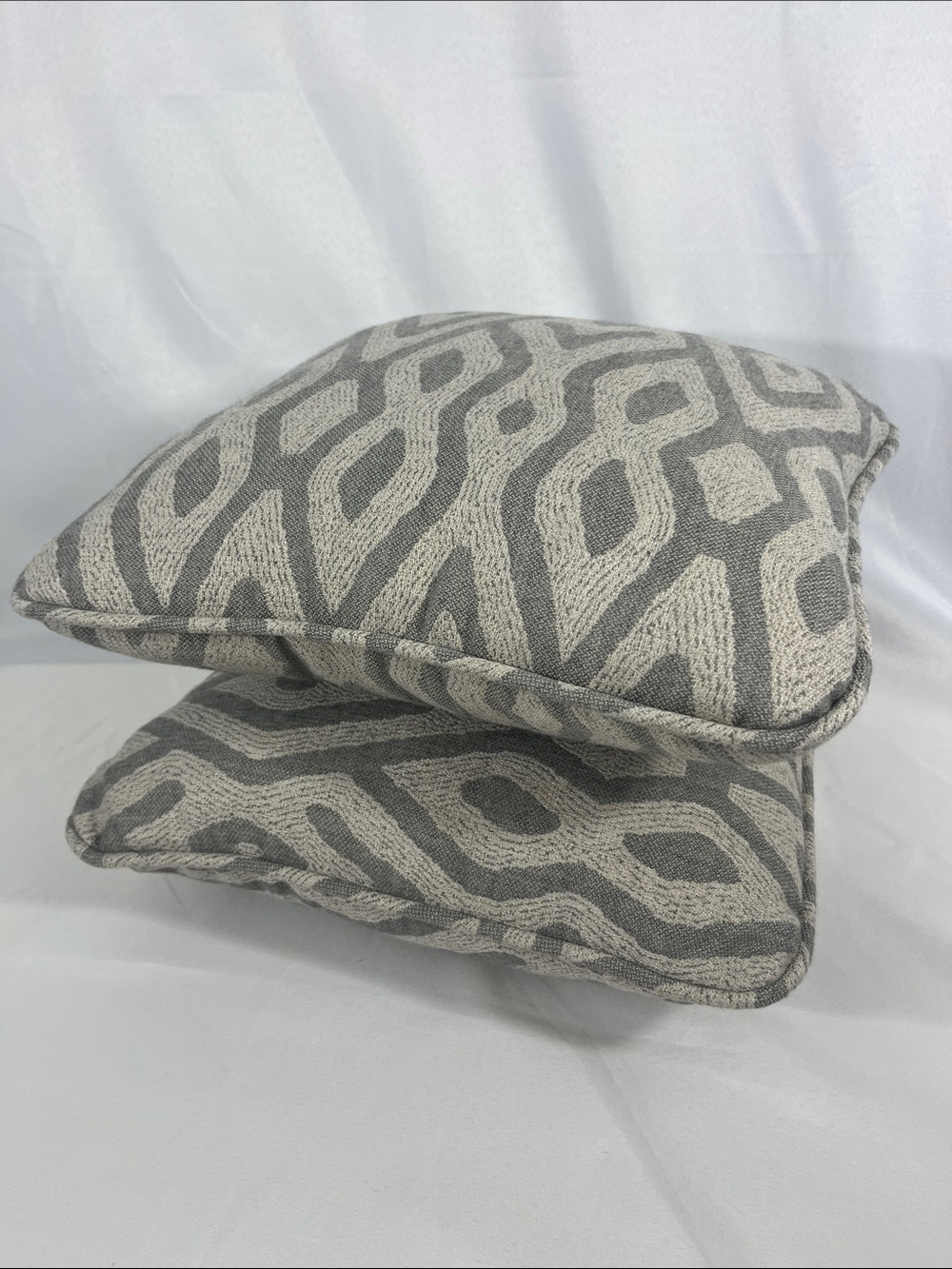 2 Sunbrella Textured Geometric Accent Pillows 16” Square Gray/Cream